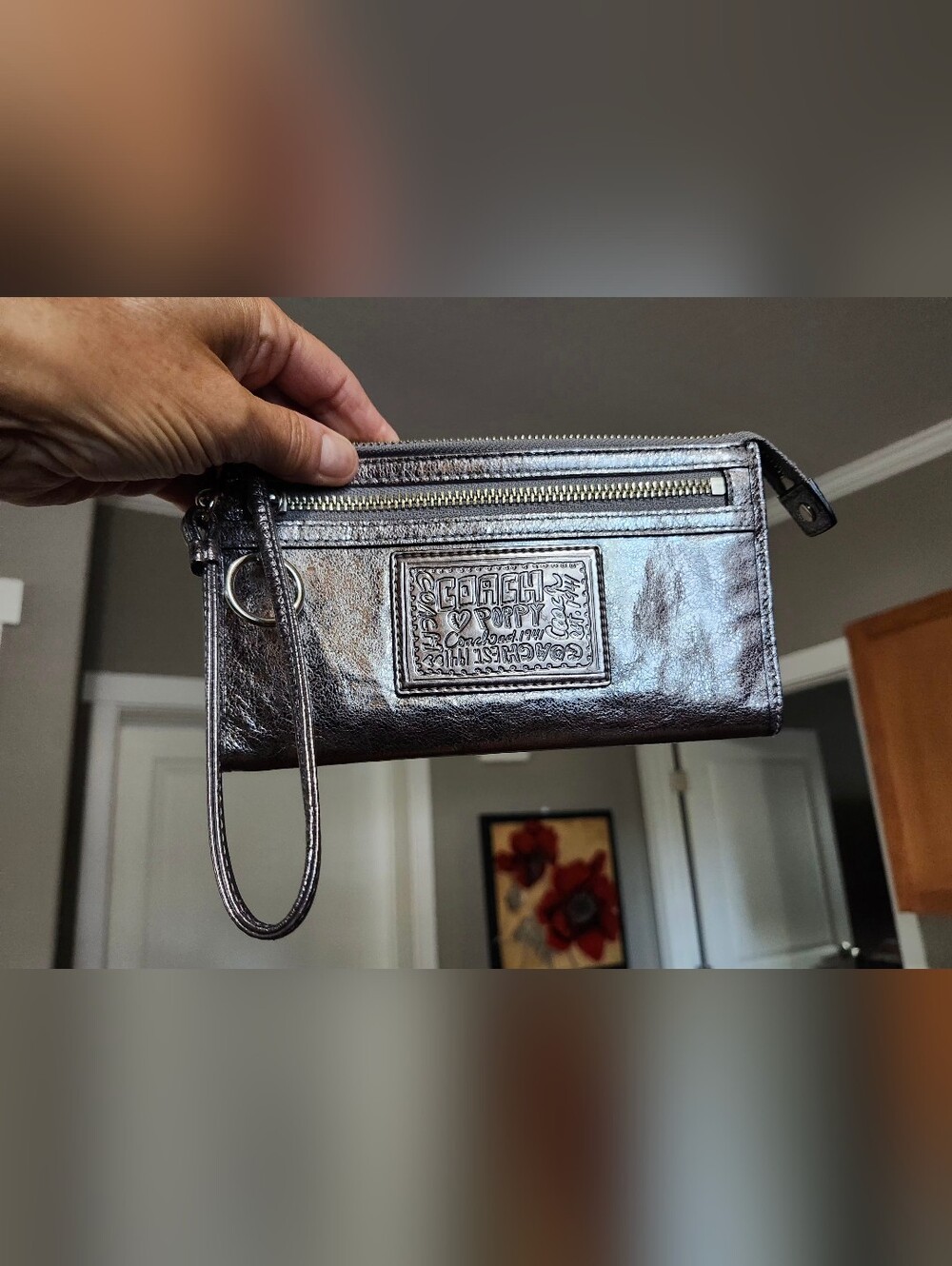 Vtg Coach Poppy Metallic Pewter Leather Wristlet/wallet. Mint Condition!
